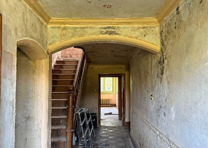 6. Stairway / Staircase, Empty Room