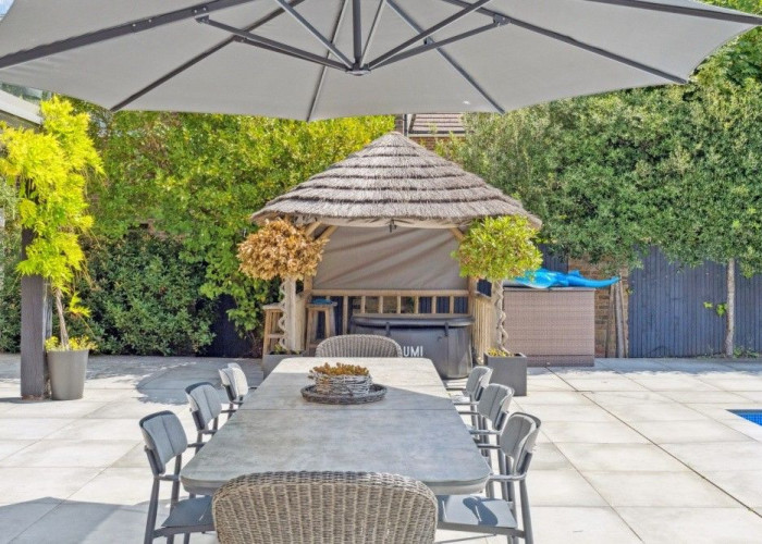 43. Patio / Veranda