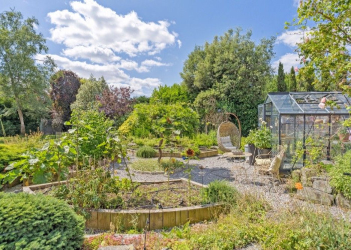 49. Summerhouse, Garden (Rear, Large)