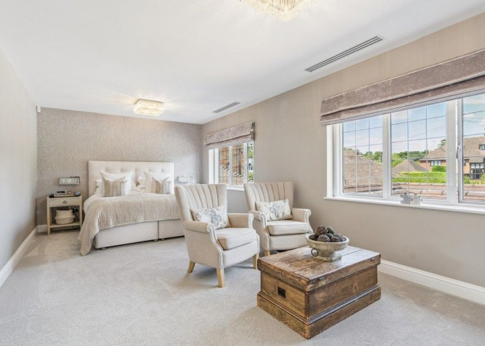 20. Bedroom (Master/En-Suite)