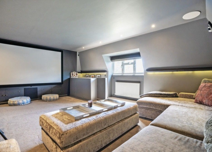 34. Cinema (Home)