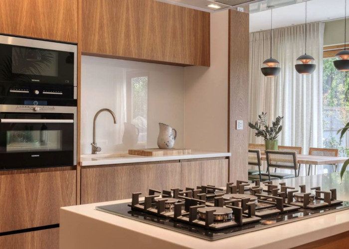 7. Kitchen (With Island), Kitchen (Wooden Units), Kitchen (Modern), Kitchen (Gas Hob)