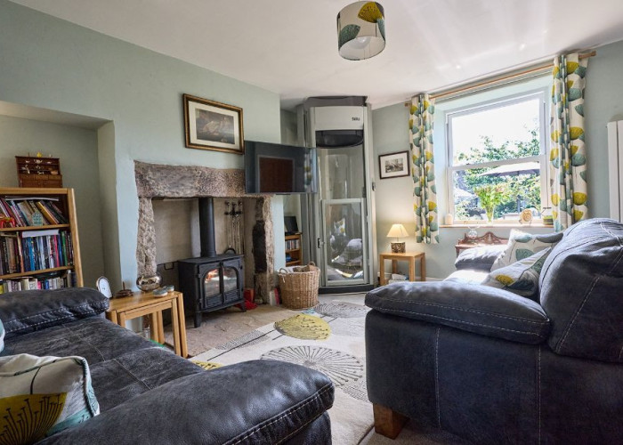4. Livingroom, Fireplace