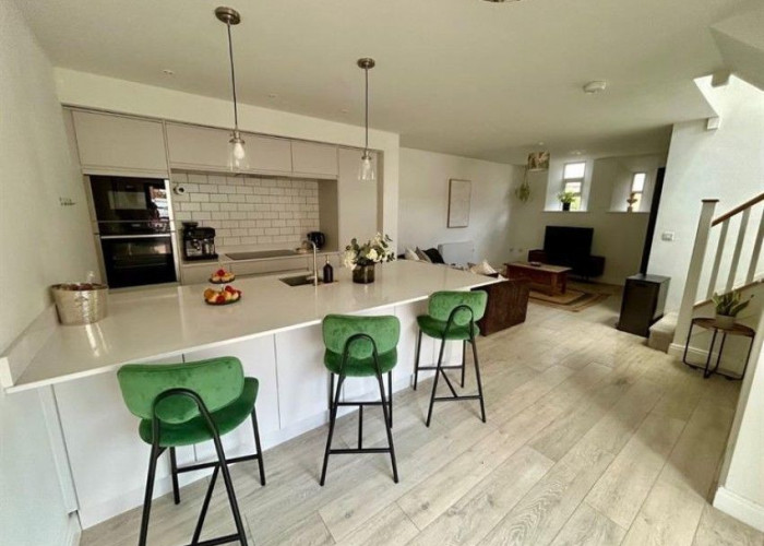 2. Kitchen, Kitchen (With Island), Kitchen (Modern), Kitchen (White units), Kitchen (Electric/Induction Hob)