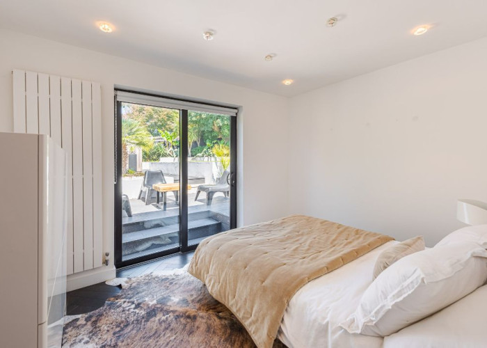 14. Bedroom (Double)