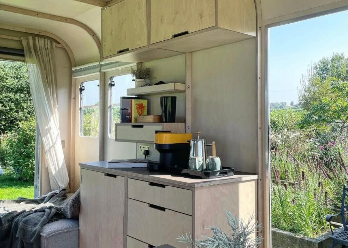 11. Kitchen
