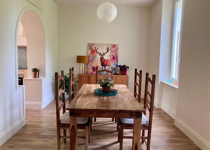 12. Diningroom
