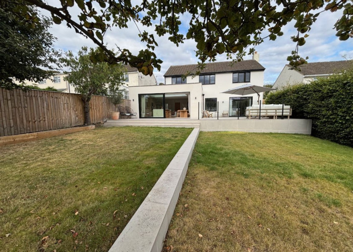 31. Garden (Rear, Large)
