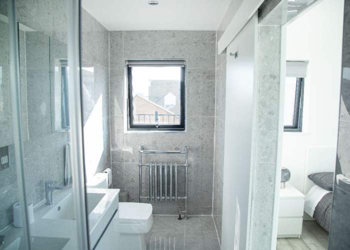 29. Bedroom (Master/En-Suite)