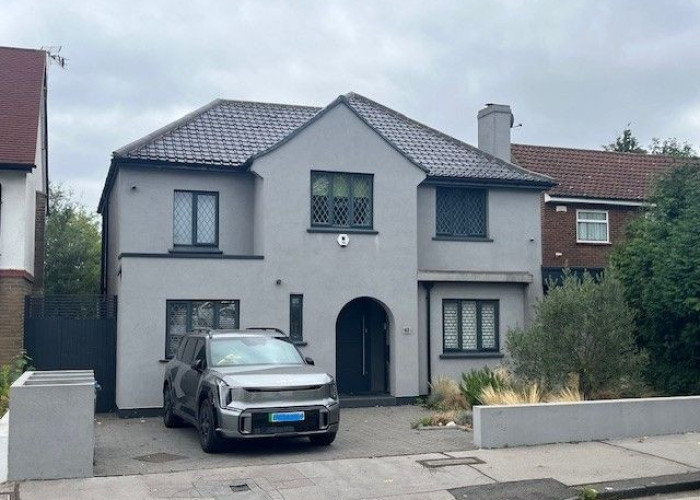Family Home With Large Kitchen For Filming