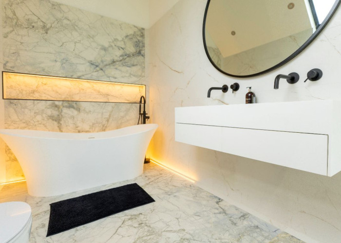46. Bathroom (2 sinks)