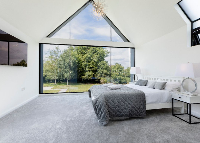 39. Windows, Bedroom (Double)