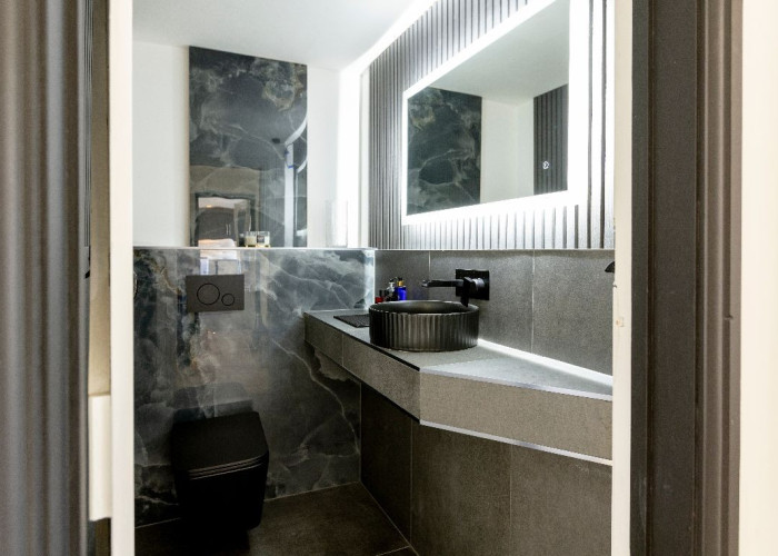53. Bathroom