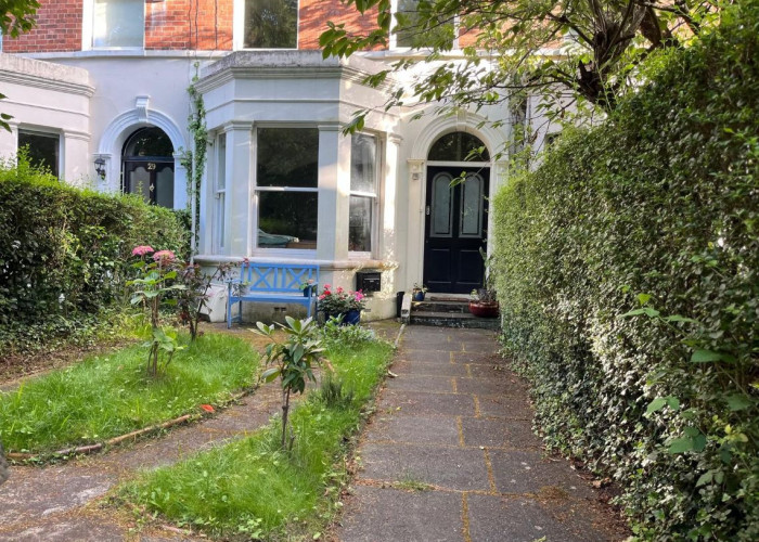 Charming Victorian Townhouse For Filming