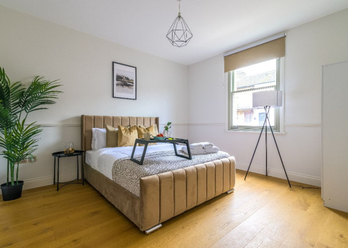 11. Bedroom (Double)