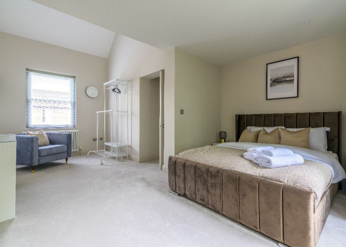 14. Bedroom (Double)
