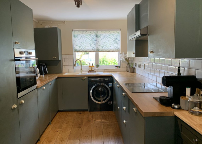 5. Kitchen (Coloured units), Kitchen (Modern), Kitchen With Table, Kitchen (Electric/Induction Hob)