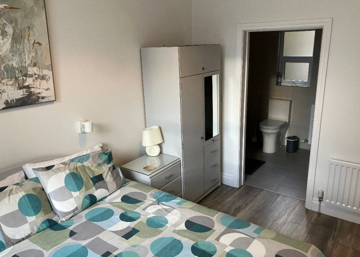 29. Bedroom (Master/En-Suite)