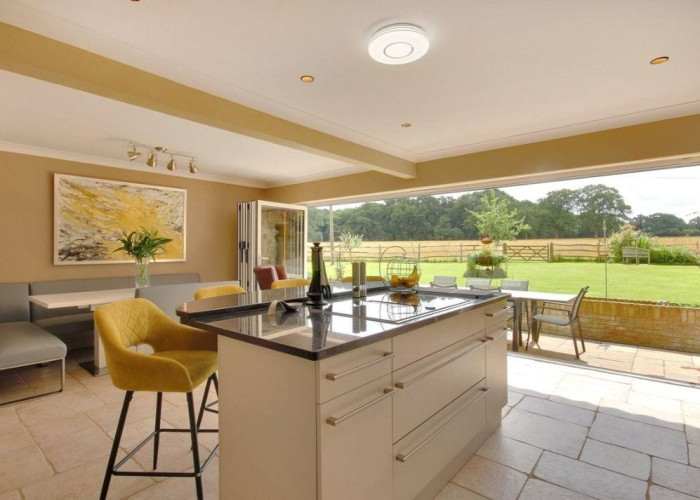 Large Beautiful Detached Home For Filming