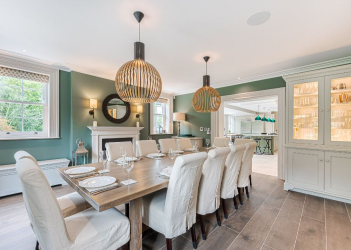 15. Diningroom