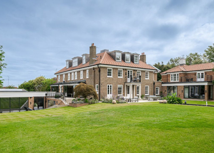 Gigantic Georgian Home For Filming