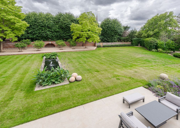 40. Garden (Rear, Large)