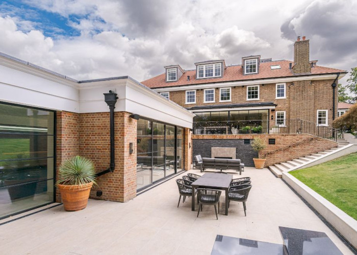 38. Patio / Veranda