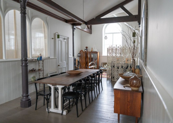 19. Diningroom