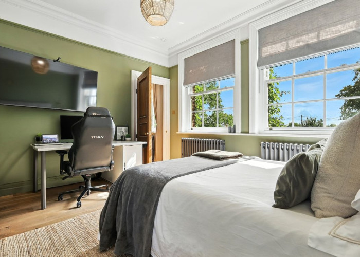 38. Bedroom (Double)