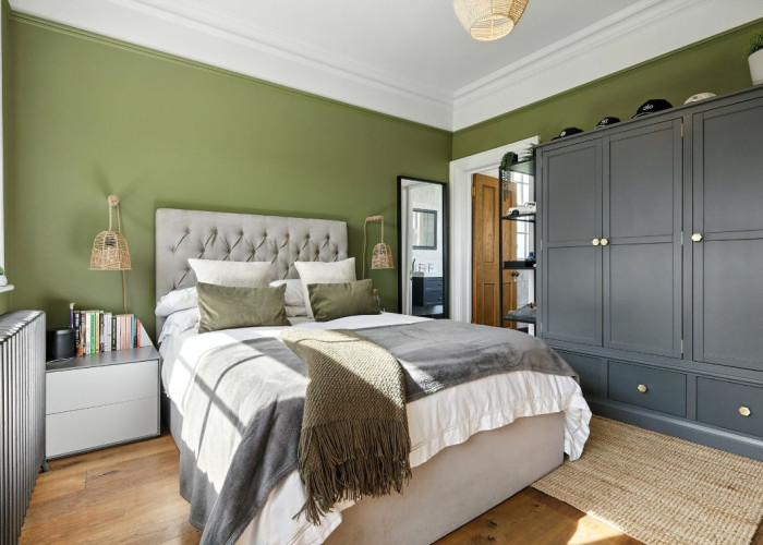 35. Bedroom (Master/En-Suite)