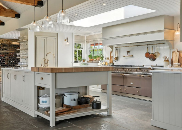 15. Kitchen (With Island), Kitchen (Modern), Kitchen With Table, Kitchen (White units), Kitchen (Gas Hob)