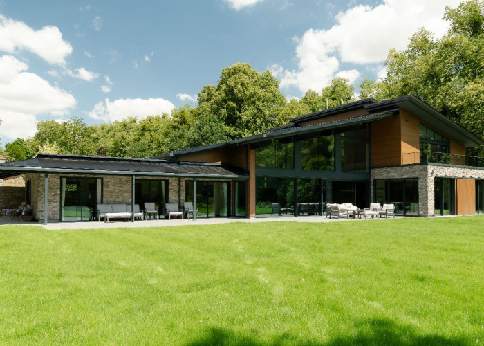 34. Garden (Rear, Large)