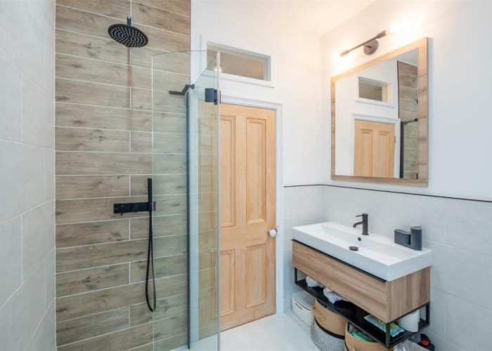 13. Bathroom