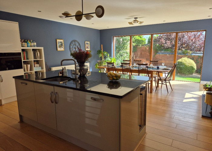 4. Kitchen (With Island), Kitchen (Modern), Kitchen With Table, Kitchen (White units), Kitchen (Gas Hob)