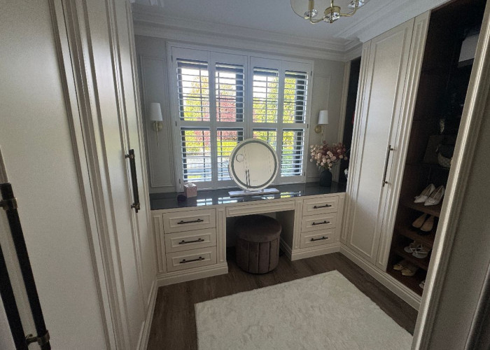 18. Dressing Room/Walk-in Wardrobe