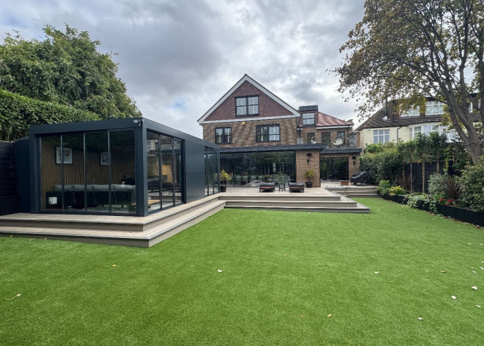 31. Garden (Rear, Large)