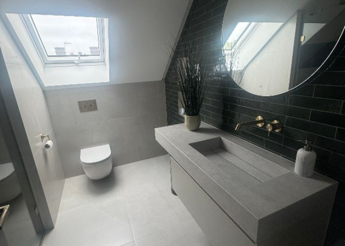 25. Bathroom