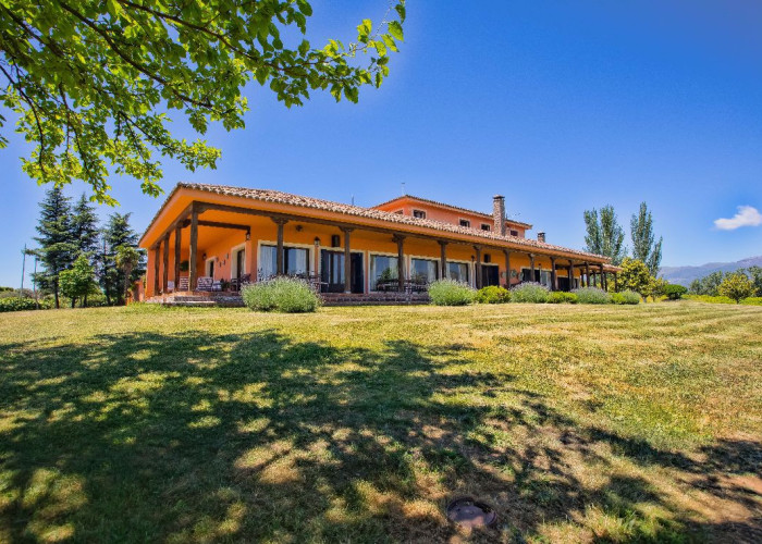 Luxurious Spanish Villa For Filming