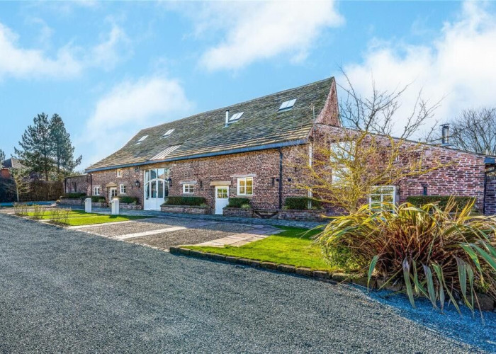 Outstanding Barn Conversion For Filming