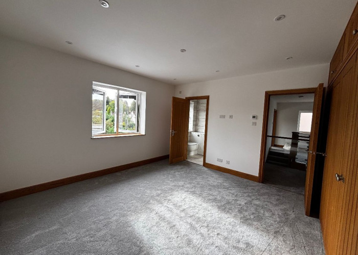 45. Bedroom (Master/En-Suite)