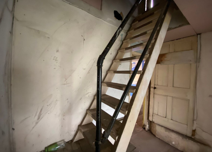 38. Stairway / Staircase