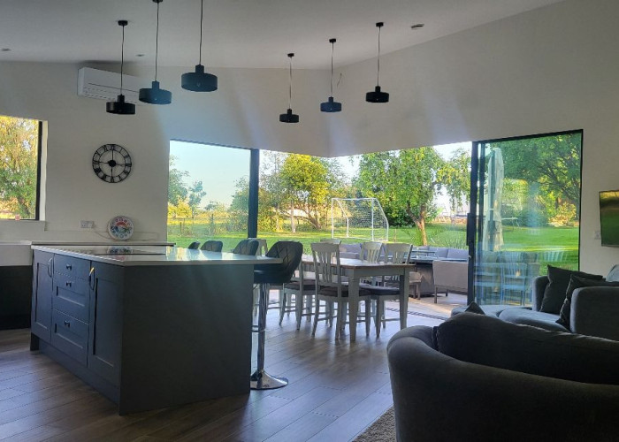 4. Kitchen (Coloured units), Kitchen (Modern), Kitchen With Table, Kitchen (White units), Kitchen (Electric/Induction Hob)