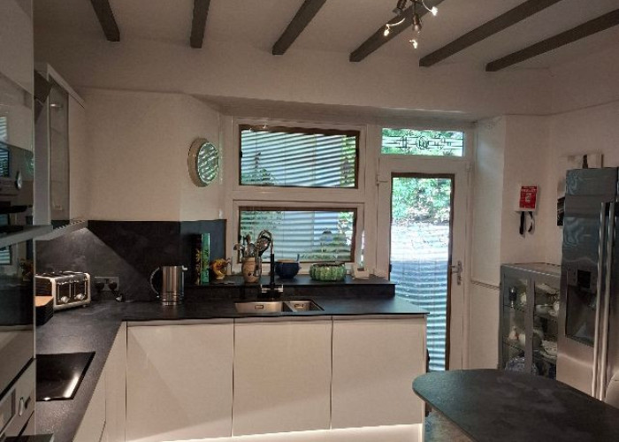8. Kitchen (Modern), Kitchen (White units), Kitchen (Electric/Induction Hob)