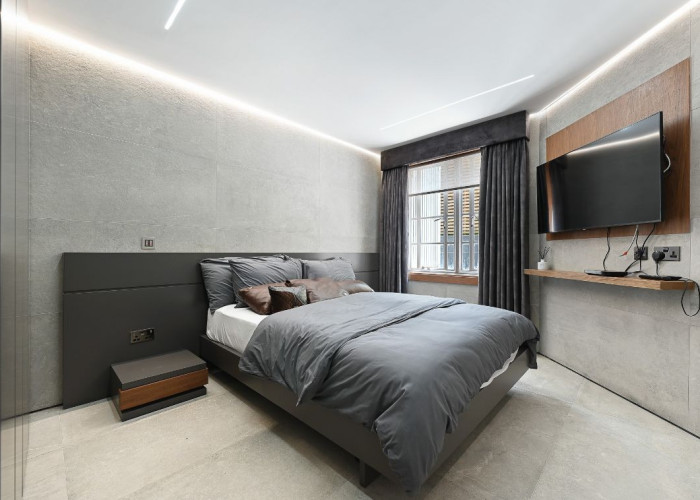 15. Bedroom (Master/En-Suite)