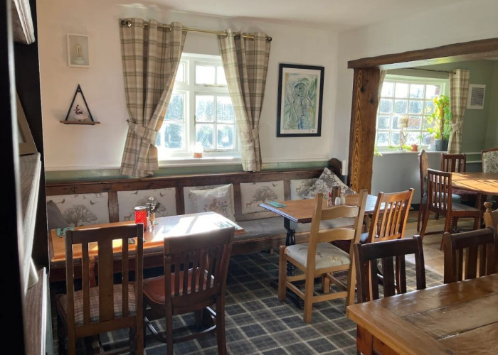 6. Pub / Bar