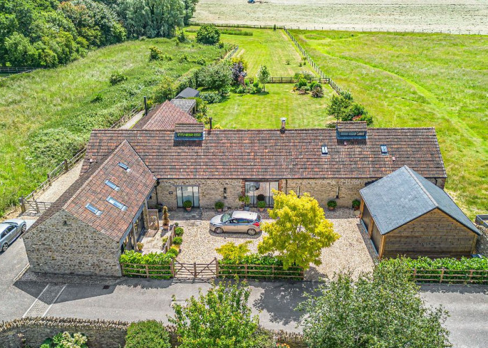 Modern And Contemporary Barn Conversion For Filming