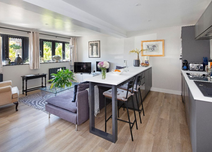 39. Kitchen (With Island), Kitchen (Coloured units), Kitchen (Modern), Kitchen (2 Kitchens), Kitchen (Electric/Induction Hob)