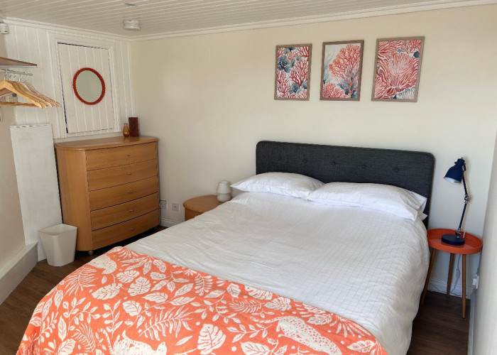 15. Bedroom (Double)