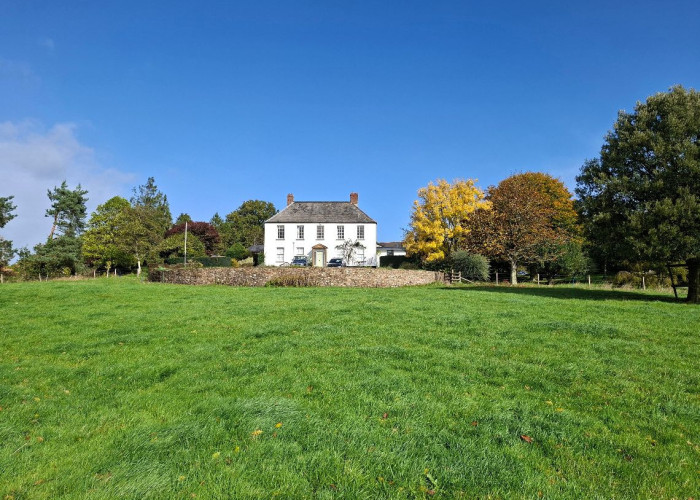 Georgian Farm House and 160 Acre Farm For Filming