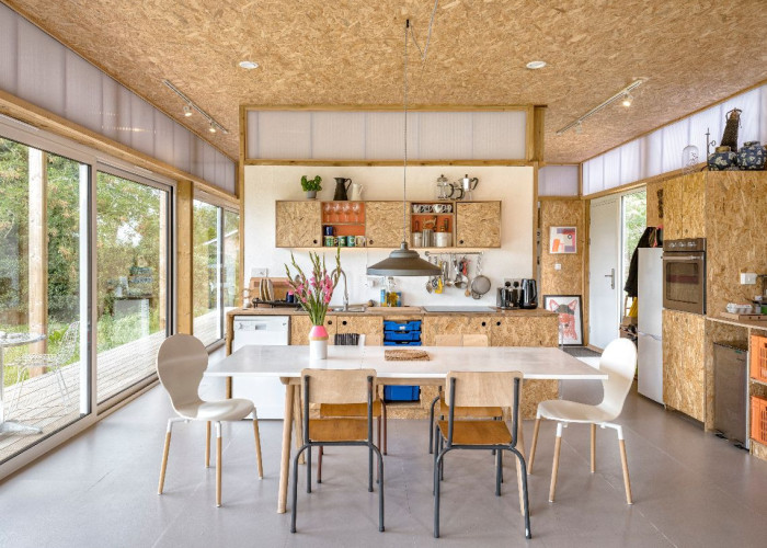 15. Kitchen (Wooden Units), Kitchen With Table